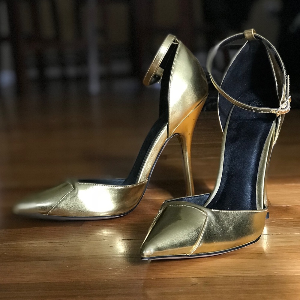 Metallic gold, pointed toe heels with ankle strap